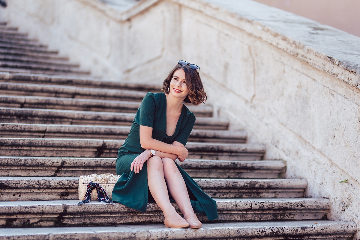 zielona sukienka maxi sesja w rzymie schody hiszpańskie
