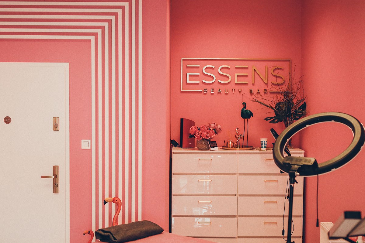 Essens Beauty Bar różowy salon Wrzeszcz 