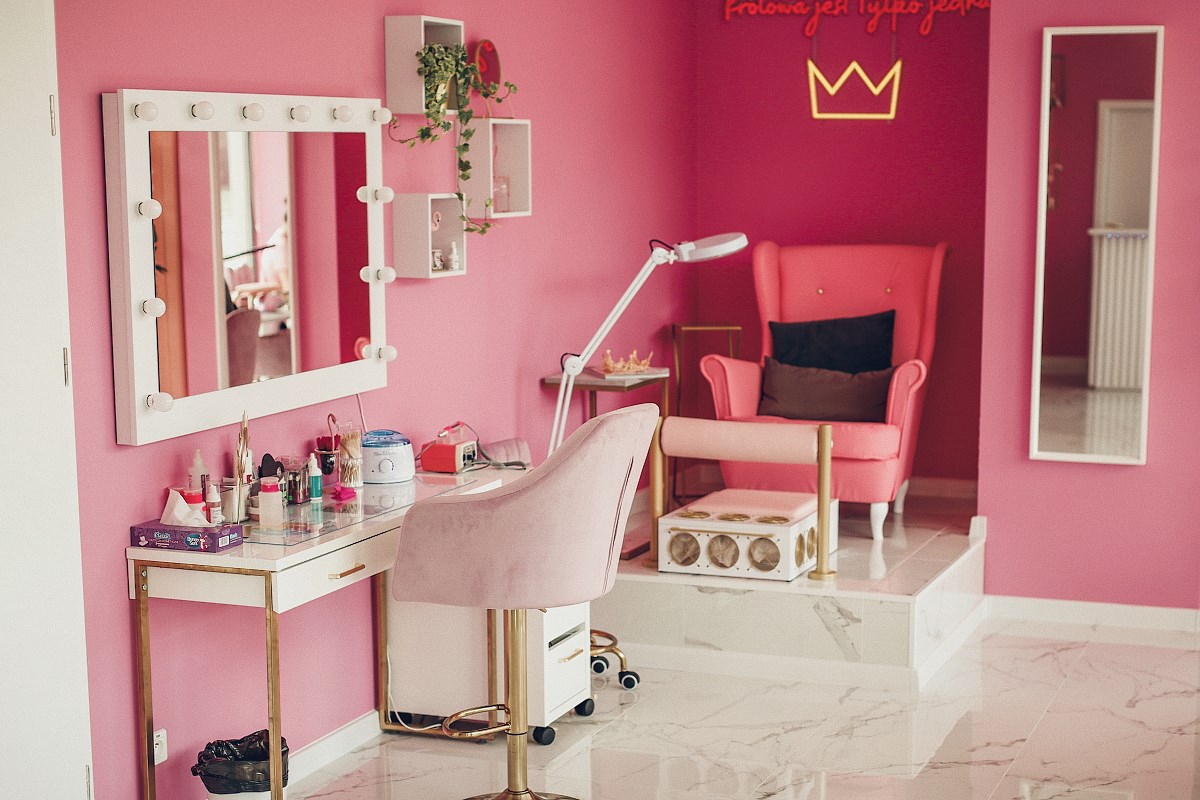 Essens Beauty Bar różowy salon Wrzeszcz